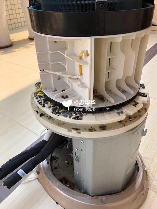 以下是一篇关于圆柱空调维修的文章： 家庭维修