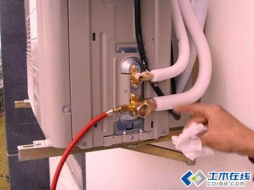 夏季高温烦恼一扫光：空调维修那些事儿 家庭维修