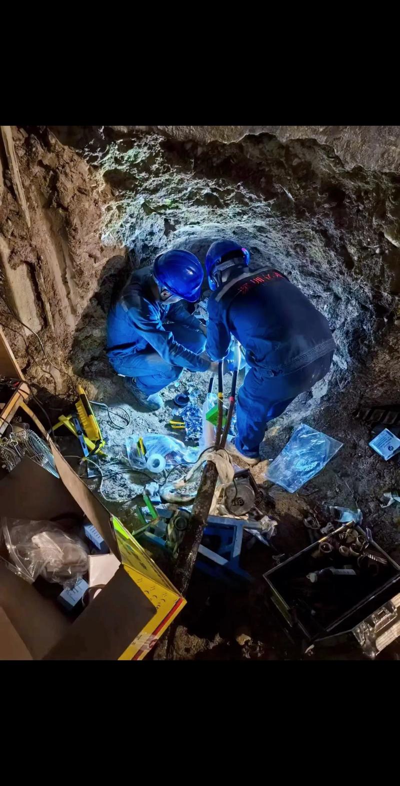 维修空调大妈手艺绝了！夏季空调故障轻松搞定 家庭维修