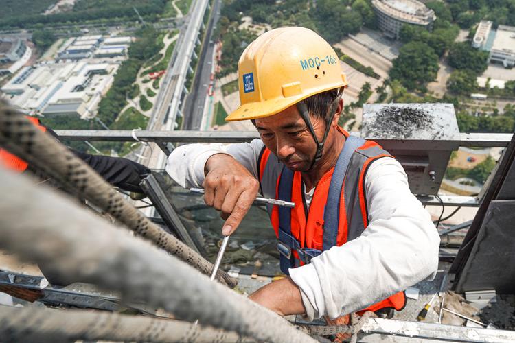 高楼维修：高空作业的巧手艺术 家庭维修