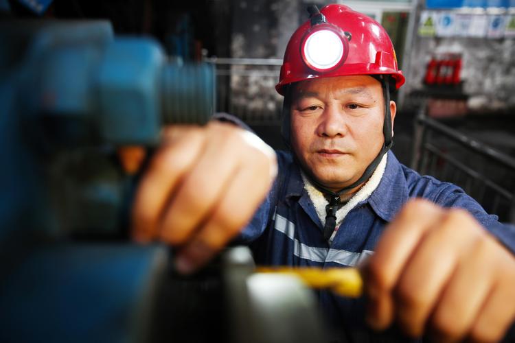 桐乡空调维修师的匠心独运：守护夏日清凉，诠释工匠精神 家庭维修