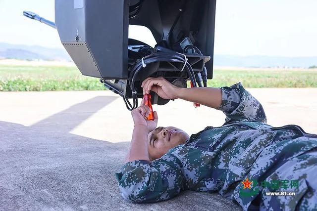 空调维修员：技艺精湛，价值非凡_介绍空调维修行业的“幕后英雄” 家庭维修