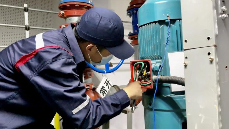 空调维修大师李飞：匠心独运，守护夏日清凉 家庭维修