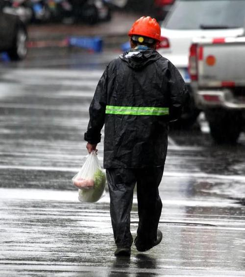 空调维修薛师傅：暖风冷雨中的守护者 家庭维修