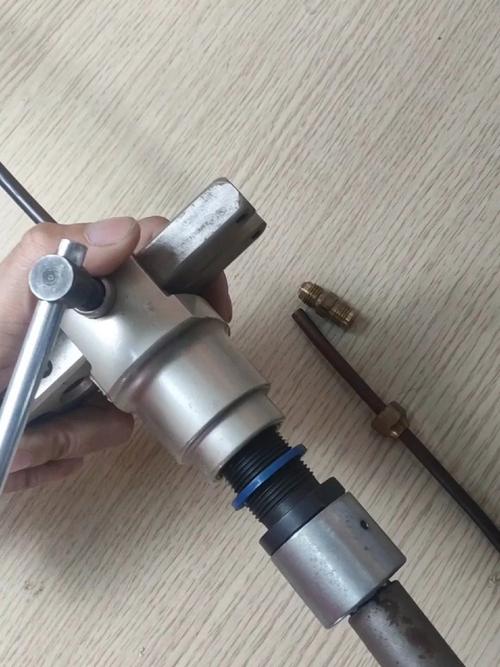 铜管连接，空调维修的关键一步 家庭维修