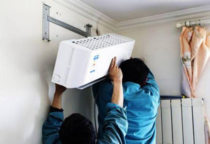 以下是一篇关于吊隐式空调维修的文章： 家庭维修