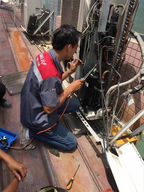 格力空调维修工：坚守匠心，守护夏日清凉 家庭维修