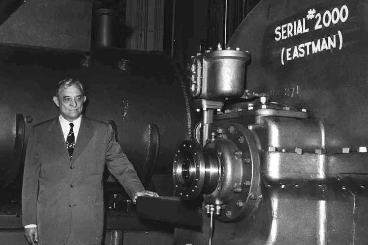 空调维修员的奇幻之旅_介绍现代都市的“冷”世界 家庭维修